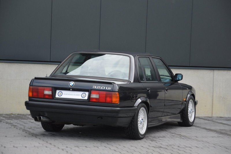BMW 3 e30