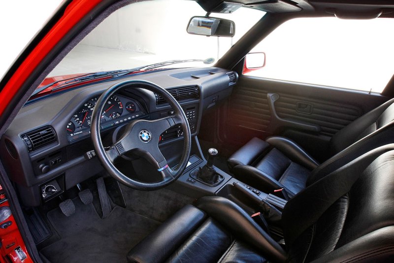 BMW e30 купе салон