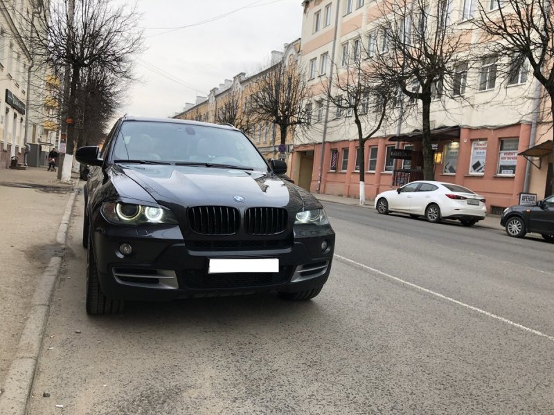 X5 e70 с ресничками