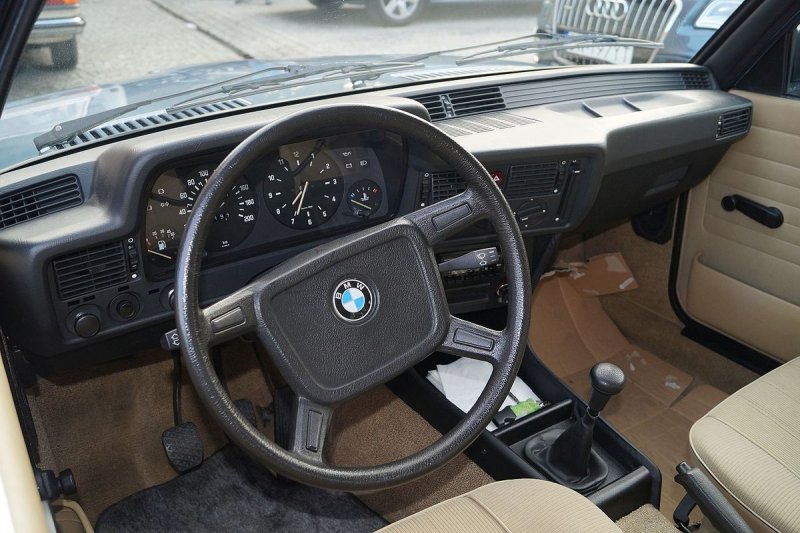 BMW 316 e21 салон