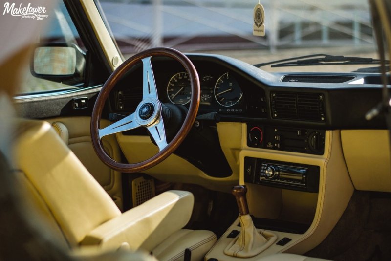 BMW 5 e28 салон