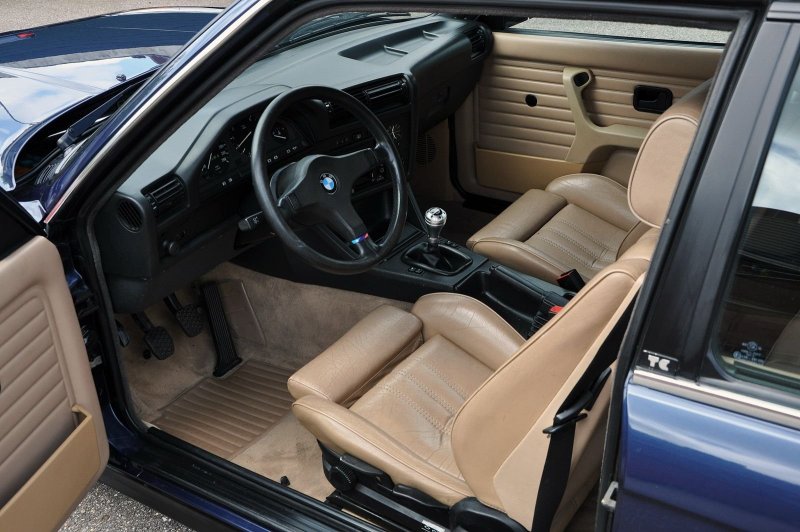 BMW 320 e30 салон