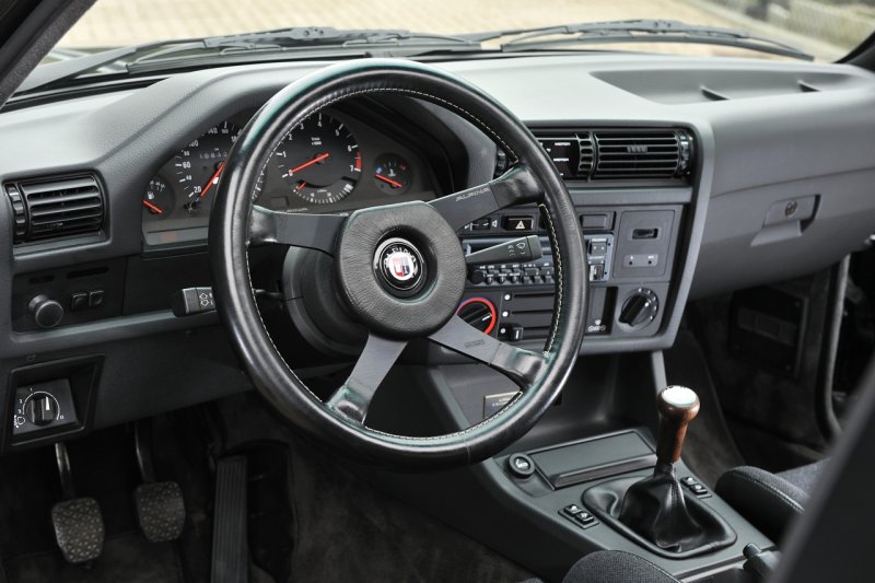 BMW e30 Alpina салон