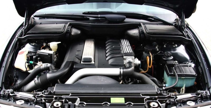 BMW 525i 1986 мотор