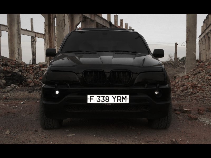 BMW x6m ночью