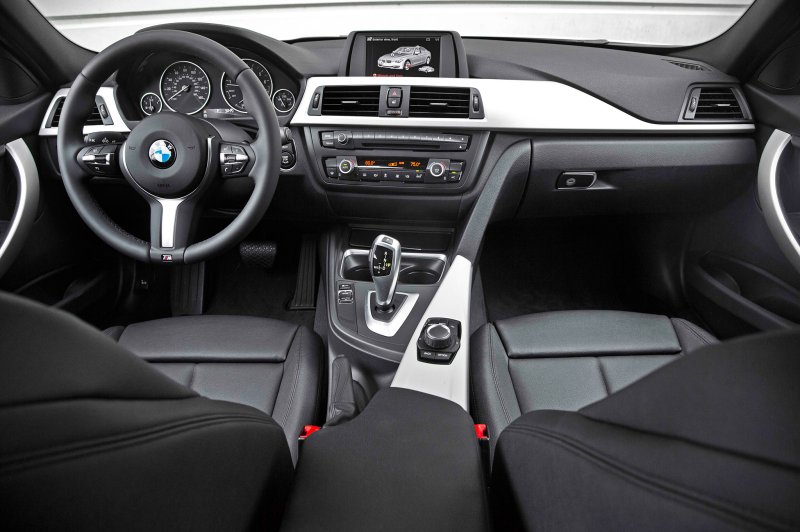BMW 320i Premium салон