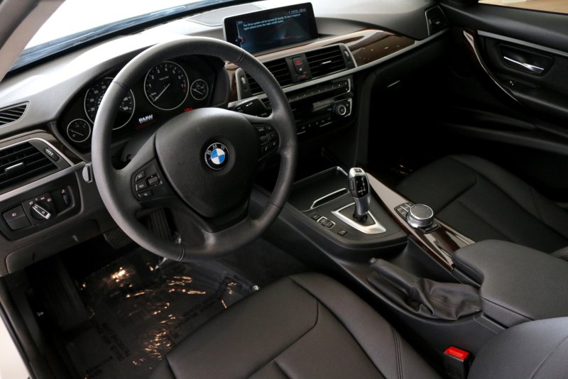 BMW 3 2017 салон