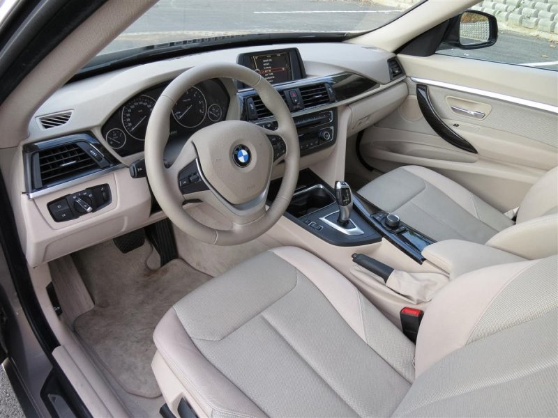 BMW 320 салон