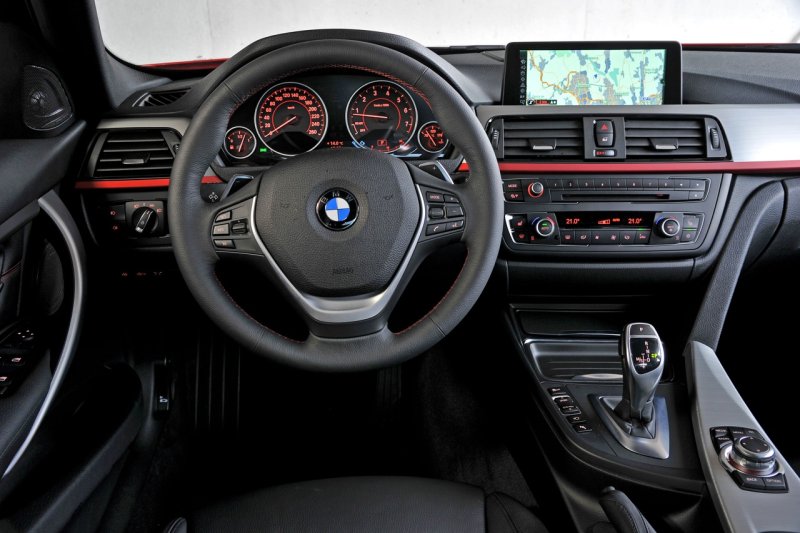 BMW 3 2012 салон