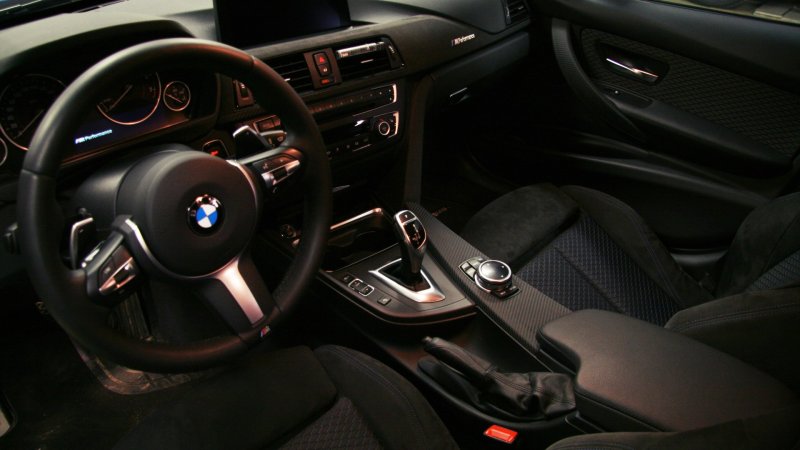BMW 3 320i XDRIVE салон