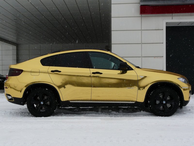 BMW x6m желтая
