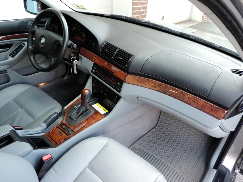 BMW e39 серый салон