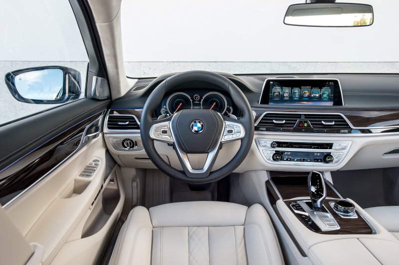 BMW 7 g11 салон
