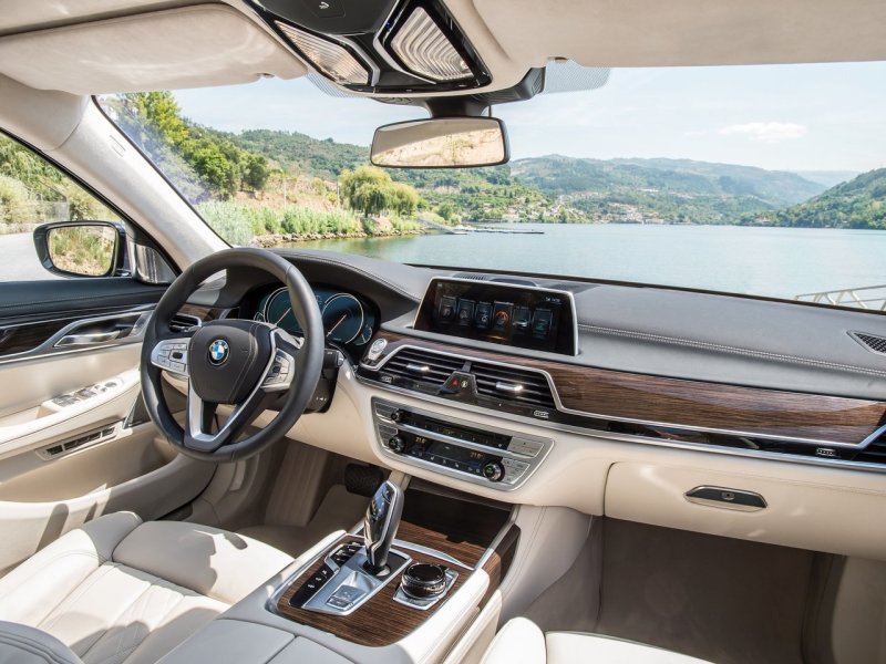 BMW 7 g11 Interior