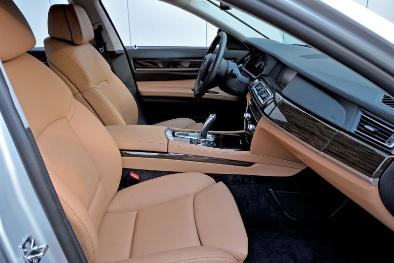 BMW 730d салон