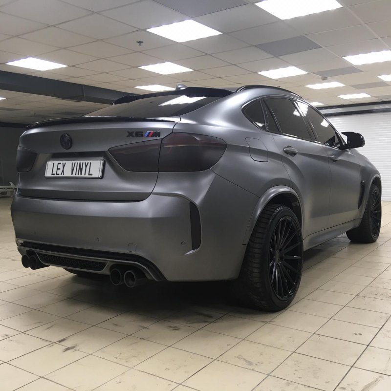 BMW x5m зеленый