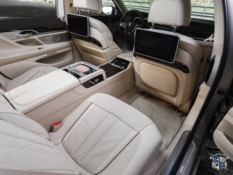 BMW 730ld салон