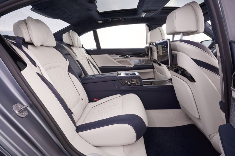 BMW 7 Series 2021