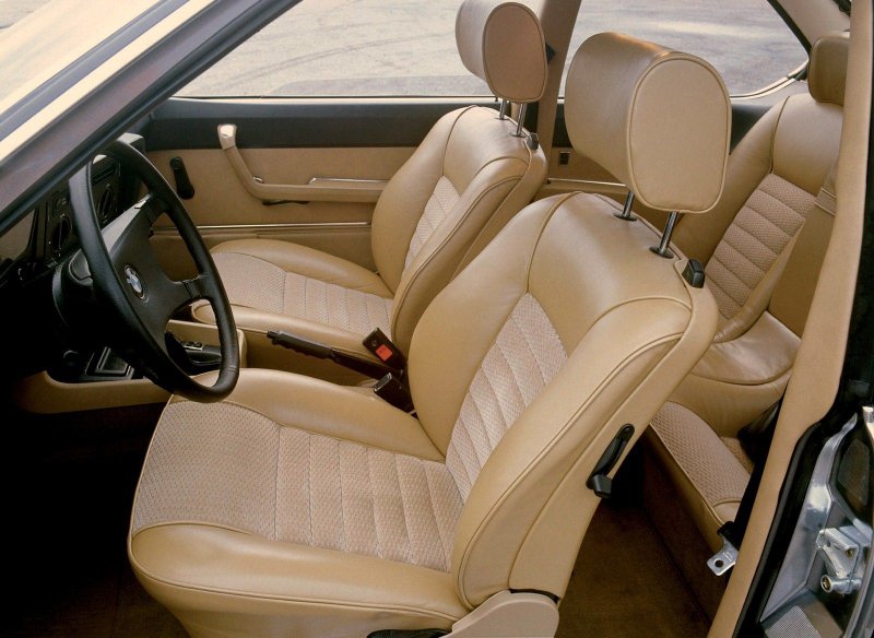 BMW e24 635csi салон