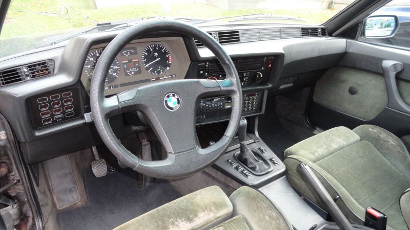 BMW 850 e31 салон
