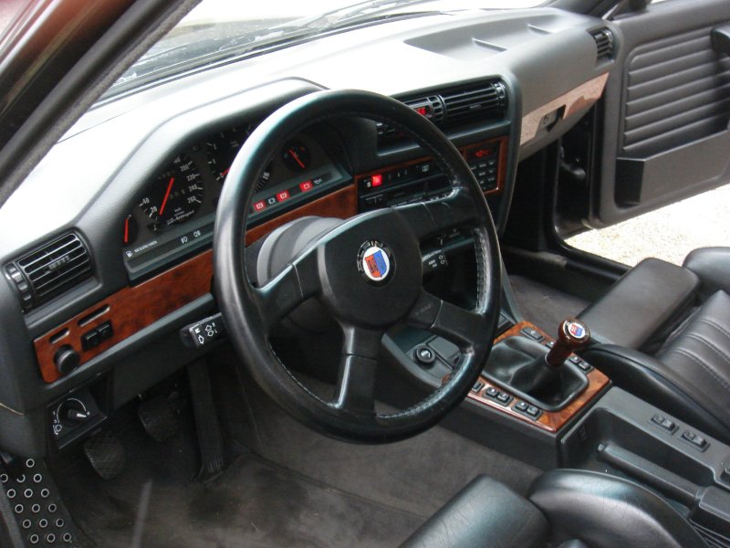 BMW e24 салон сзади