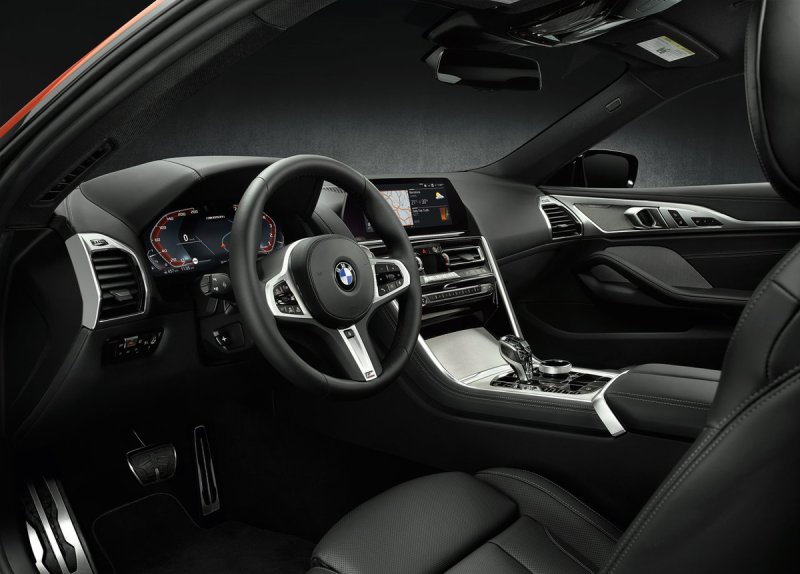 BMW m850i XDRIVE салон
