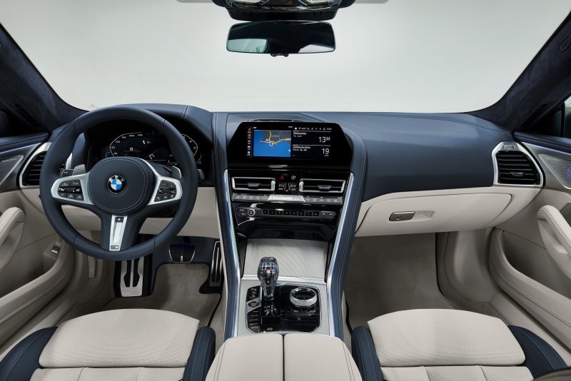 BMW m850i XDRIVE салон