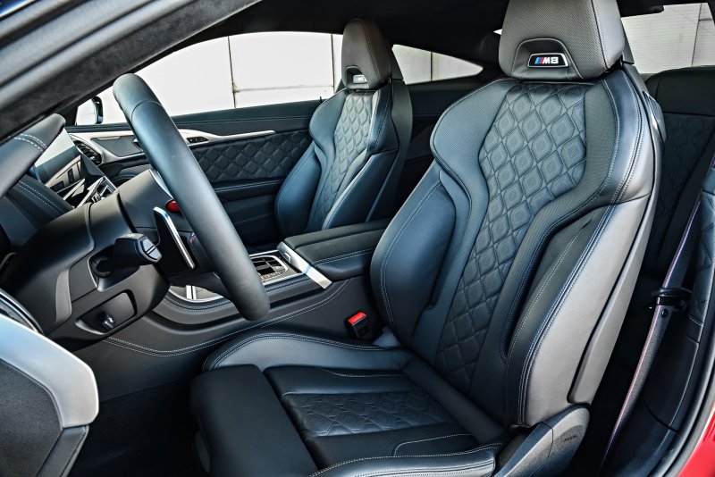 BMW m8 Coupe салон
