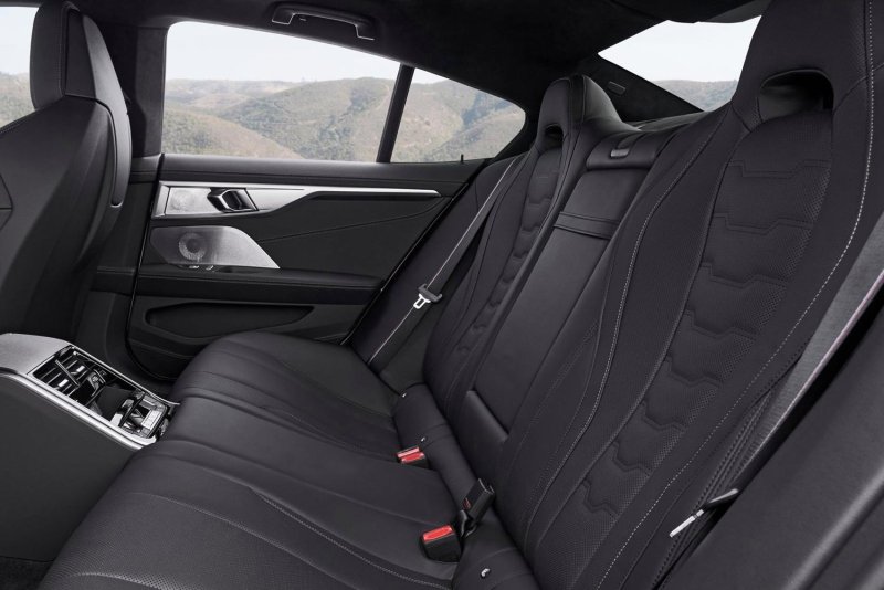 BMW 840 Gran Coupe салон