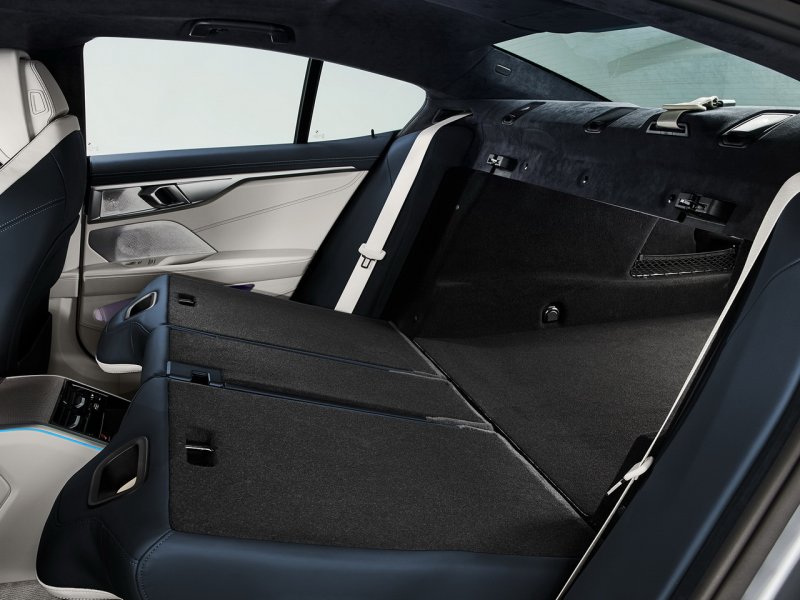 BMW 8 Gran Coupe 2020 салон
