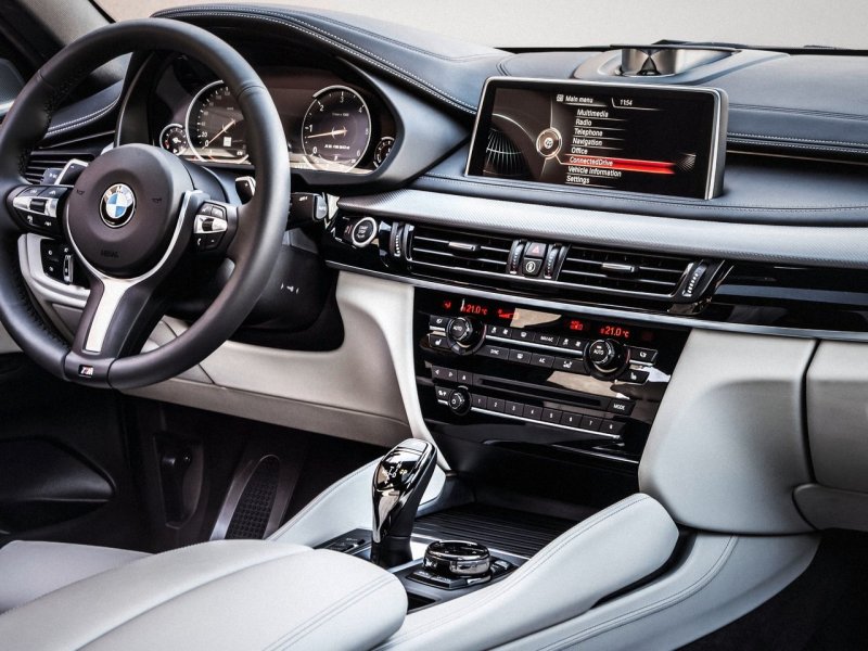 BMW x6 2021 Interior