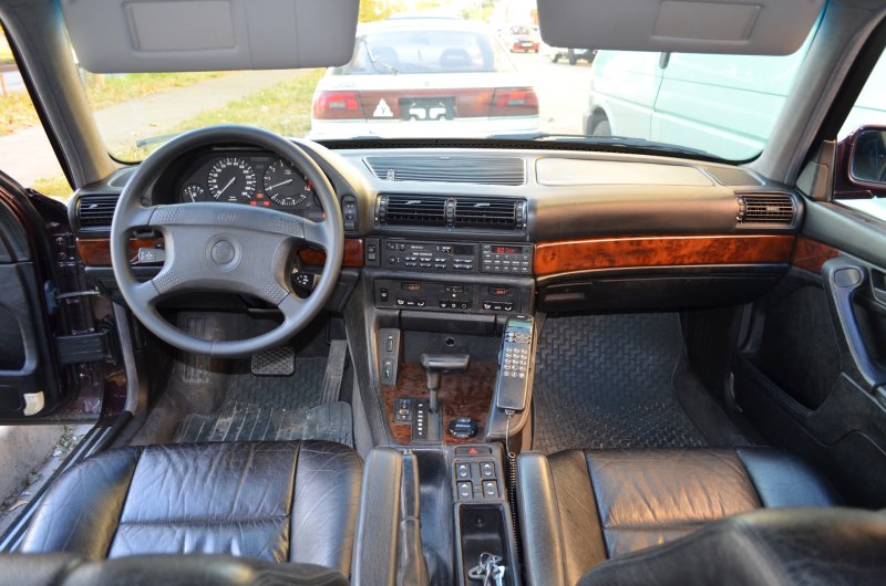 БМВ 750 il e32