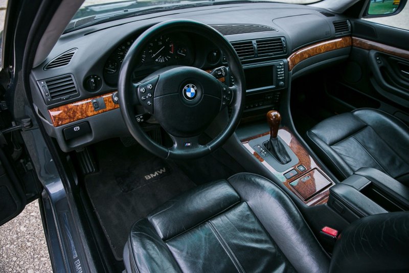 BMW m5 e34 Interior