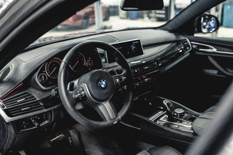 BMW x6 салон