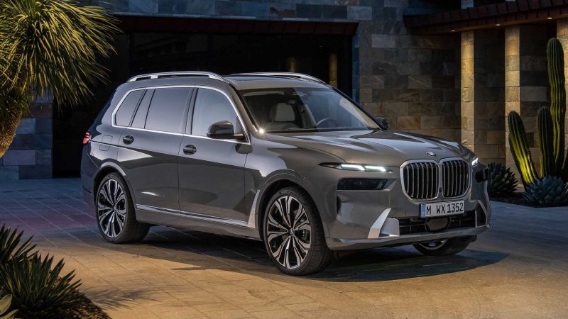 BMW x8 2021