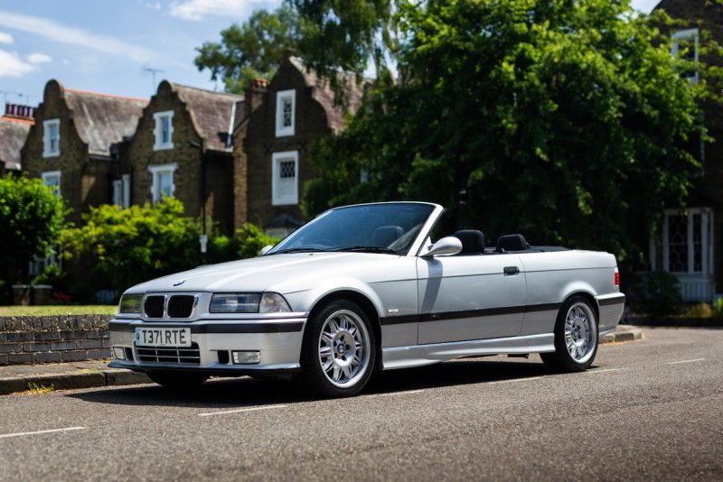 BMW 7 e24