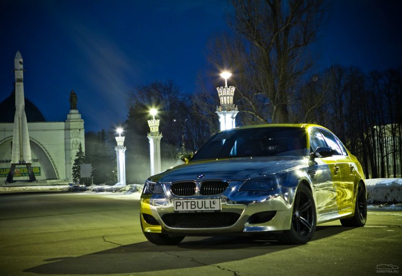 BMW m5 Gold