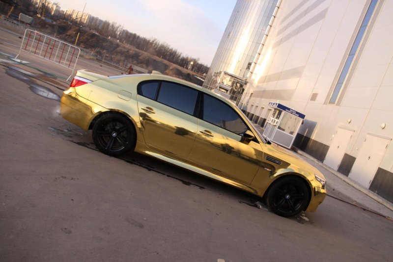 BMW m5 Gold