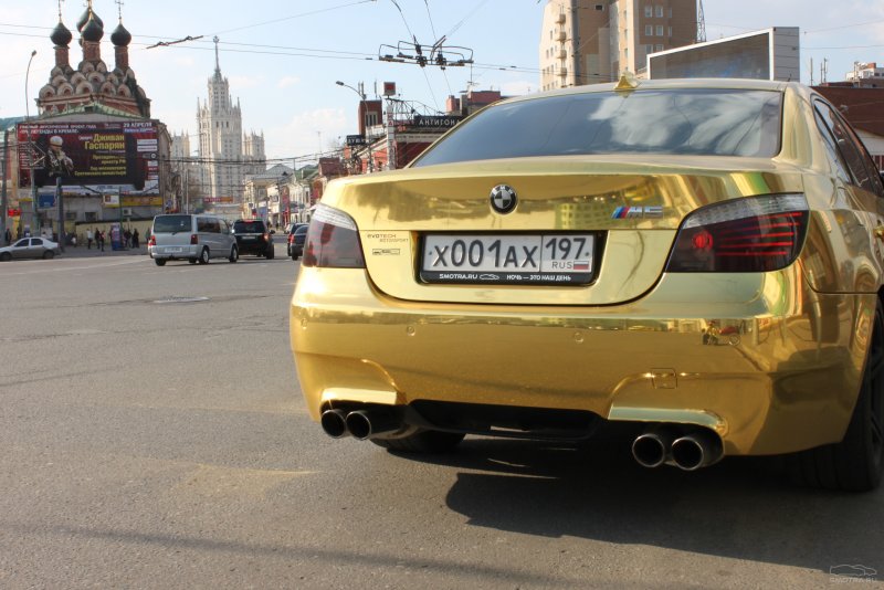 BMW m5 e60 Gold