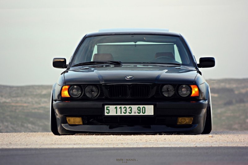 BMW e34 HELLA Black