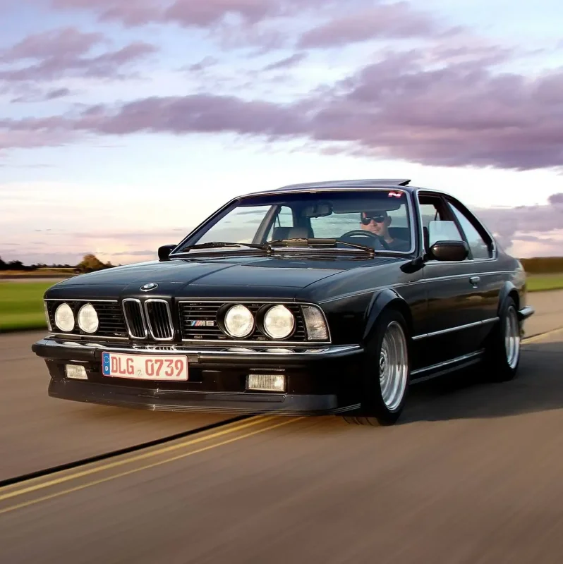 BMW 7 e24