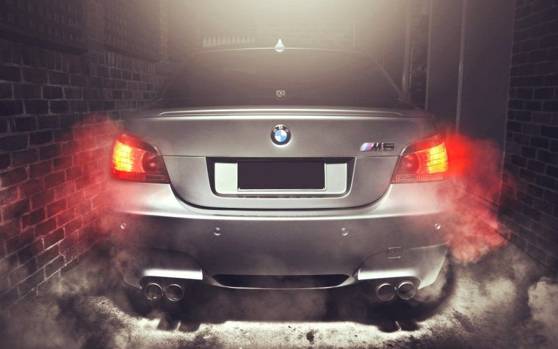 BMW 5 е60 зад