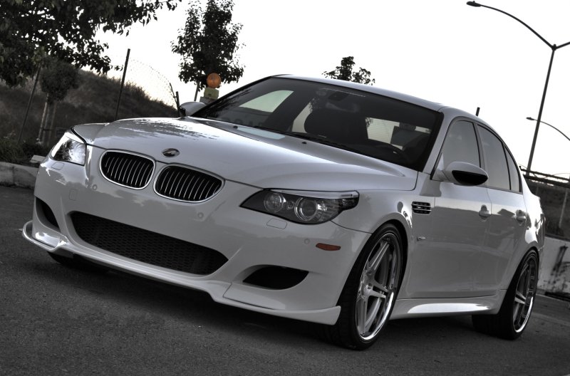 BMW e60 м5 белая