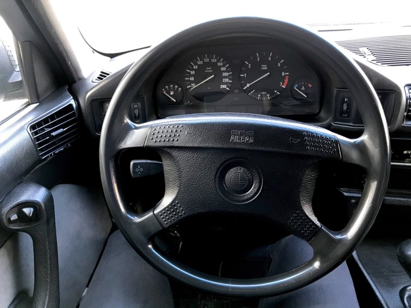 BMW m5 e34 руль
