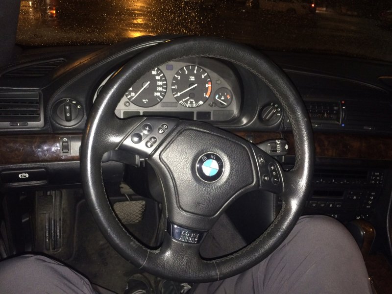 Руль BMW e34 трехспицевый