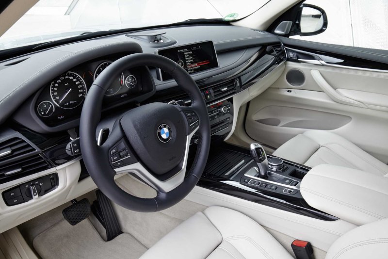 BMW 5 2018 салон
