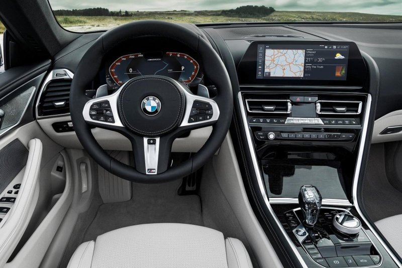 BMW 850i 2019 салон