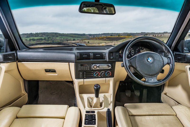 BMW e34 салон
