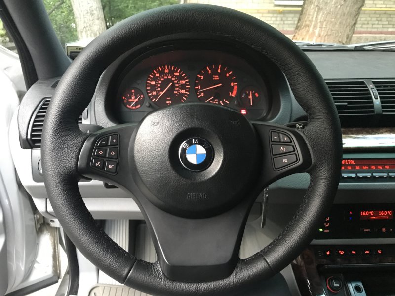 BMW x5 53 руль
