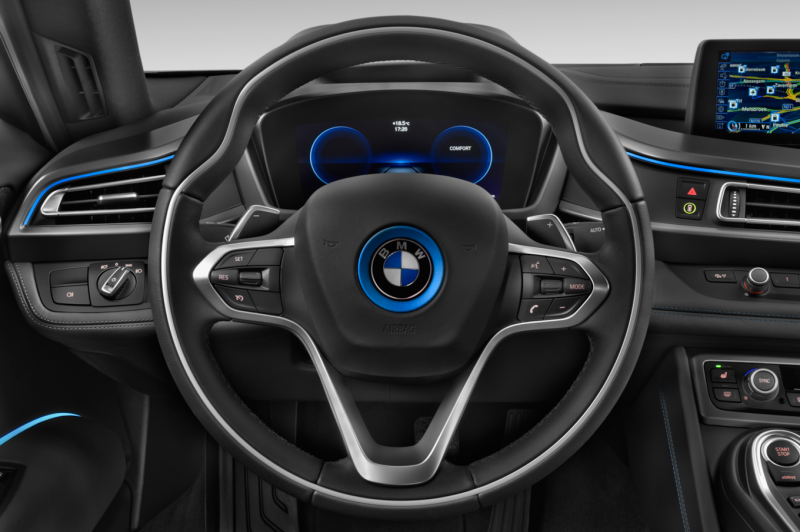 BMW i8 2021 салон